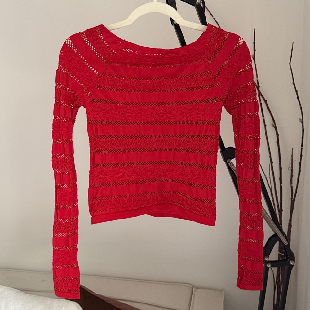 FREE‎ PEOPLE movement Take On Me Layer Top Winterberry Red Laced Blouse
